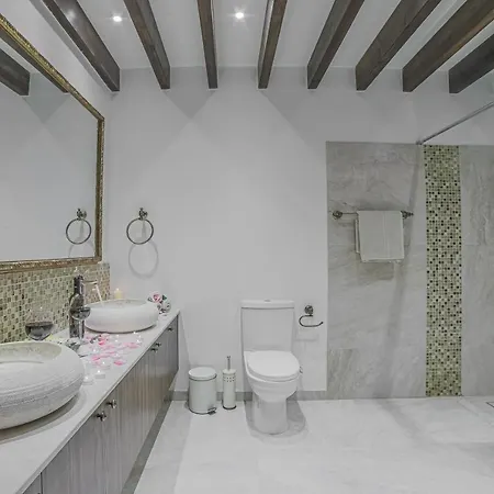 Villa Sunrise Dream - Exclusive 5 Bedroom Panorama Hill *